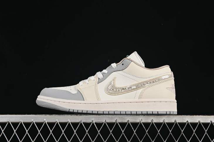 Picture of Air Jordan 1 LOW _SKUfw20757784575809559fw